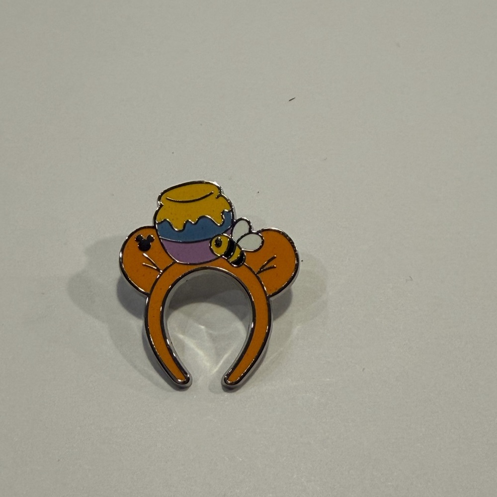 2025 Hidden Mickey Pin- Winnie the Pooh ear headband